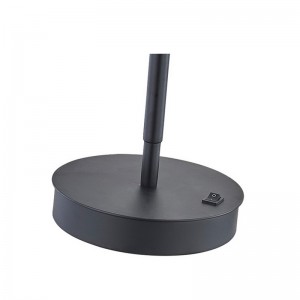 Lampa de birou LED reglabilă Marriott cu finisajnegru mat și un comutator de rocker/off la hotel oaspeți