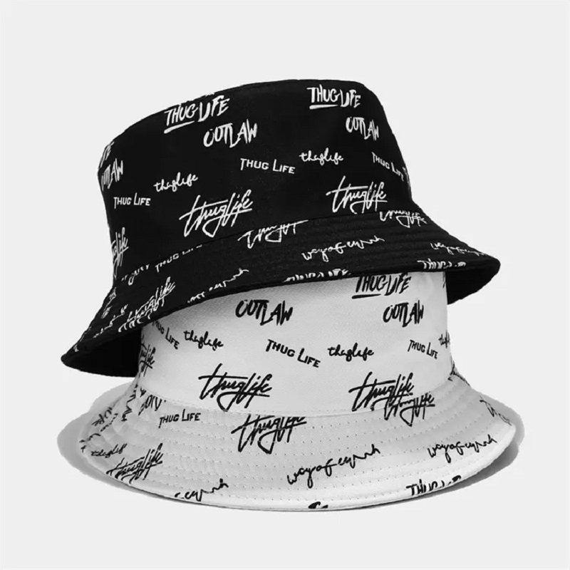 Pălărie cu găleată laterală wo într -o parte cu logo -ul de broderie pe o parte din față cu toate logo -ul imprimat pălărie de găleată reversibilă