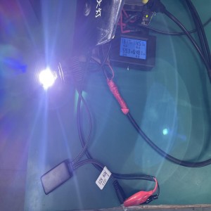 M68 Bulbi cu faruri cu LED