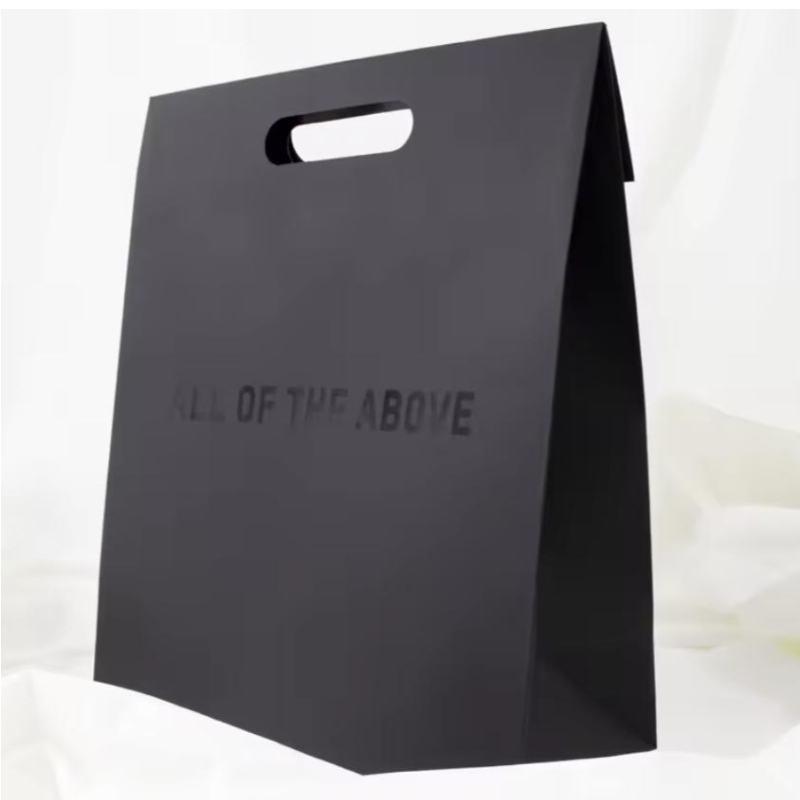 Mâner de lux tăieturi de îmbrăcăminteneagră cumpărături de hârtie pachete bijuterii cosmetic logo personalizat ambalare design de hârtie genți cadou