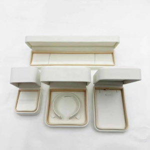 Cercei de brățară de lux personalizat din piele Cercei cu cutie de inele pentru ambalaje