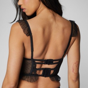 Sexy și ultra-Corset subțire-lenjerie în stil cu structură de pește. Ea\\Lenjeria din dantelă cu un design frumos din spate. Face ca sânii mari să pară mai mici, împiedică scăderea și asigură ascensiune. Sutienul este inclu...