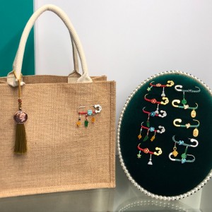 chinez-Broșănorocoasă în stil