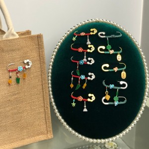 chinez-Broșănorocoasă în stil