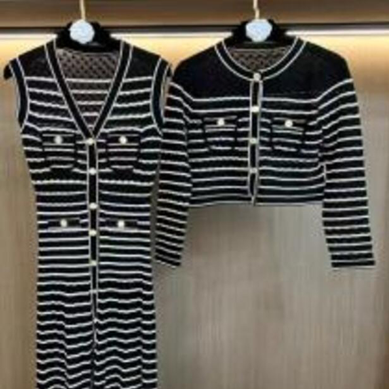 V-Set de rochii cu dungi tricotate fără mâneci cu gât