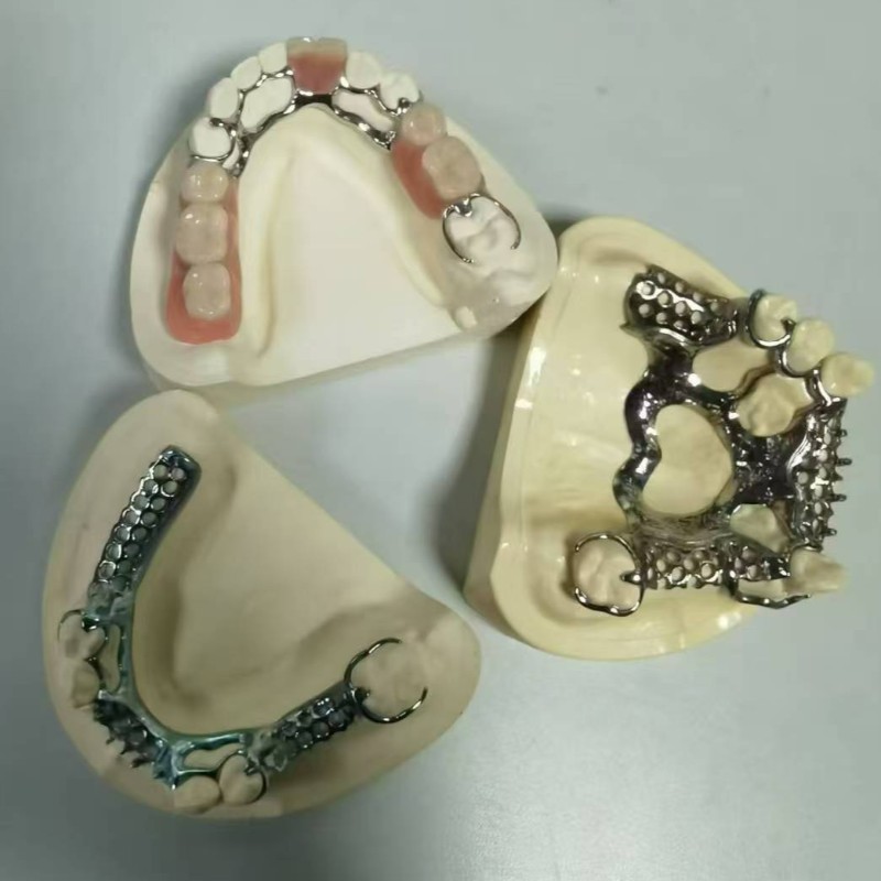 Atașament de precizie