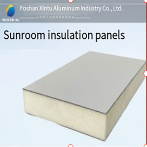 Panouri plate izolate din aluminiu pe acoperiș