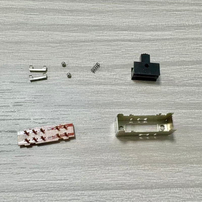 De la materiile prime la produsul finit: The \\„Povesteanașterii\\„A unui Înalt-Comutator glisant de calitate